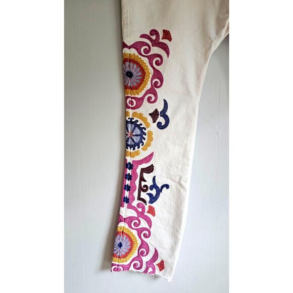 Boden High Rise Embroidered White Jeans, Bohemian, Size 33 Petite, Retail $109 - Picture 6 of 13